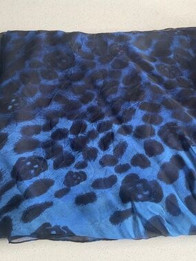 Alexander McQueen Leopard print with skulls scarf - RARE in new condition